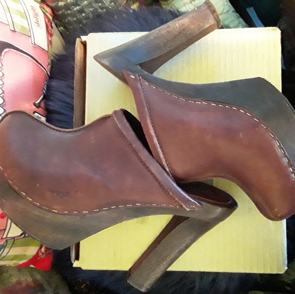 Guess Clogs - Picture 6 of 7